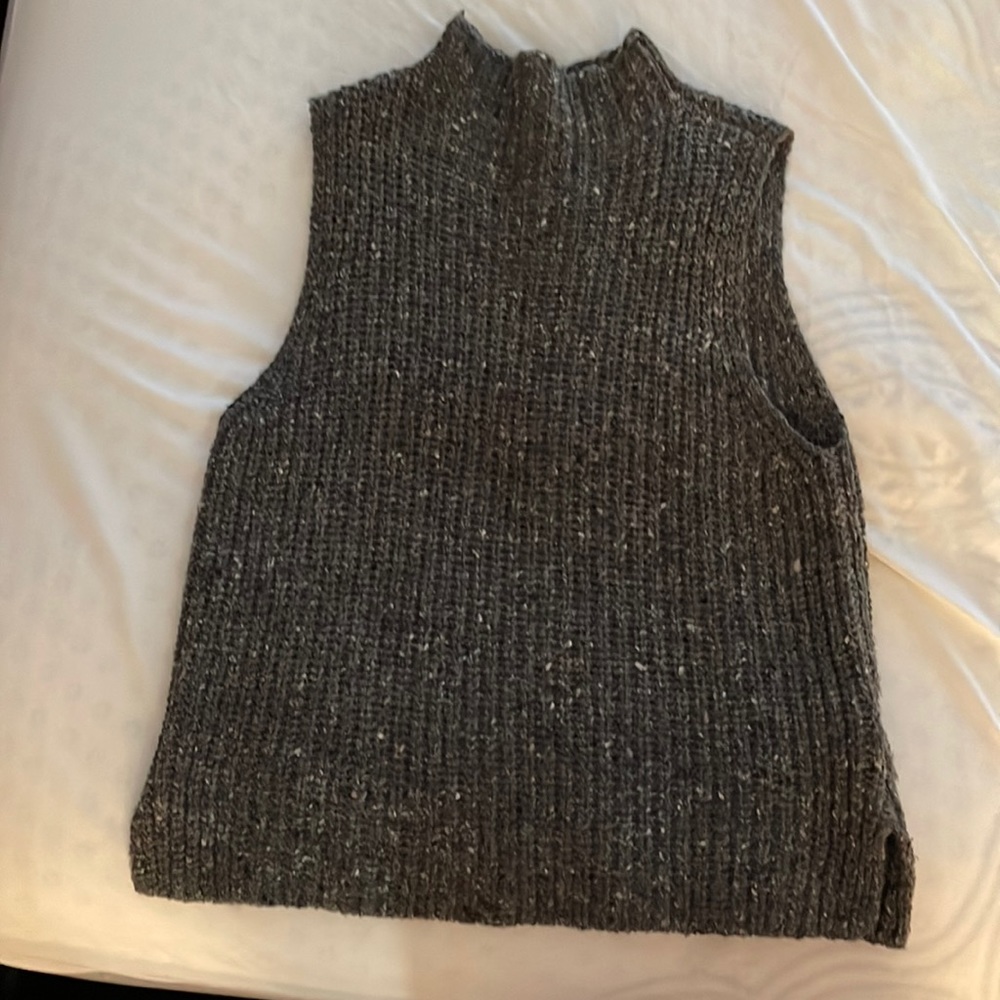Madewell sweater vest- brown
